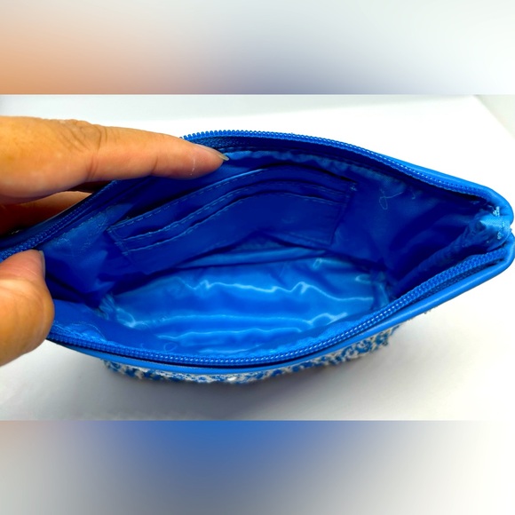 Vera Bradley Mesh Sequin Wristlet/Cosmetic Bag in Camocat Blue, EUC. - Picture 4 of 5